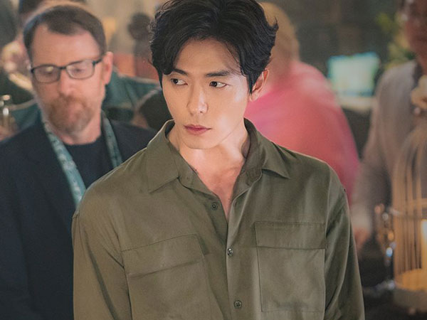 Kim Jae Wook Unjuk Kharisma Direktur di Drama 'Her Private Life'