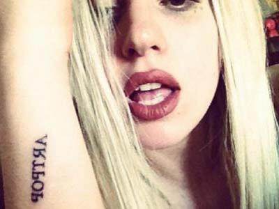 Wah, Lady Gaga Promokan Albumnya Lewat Twitter