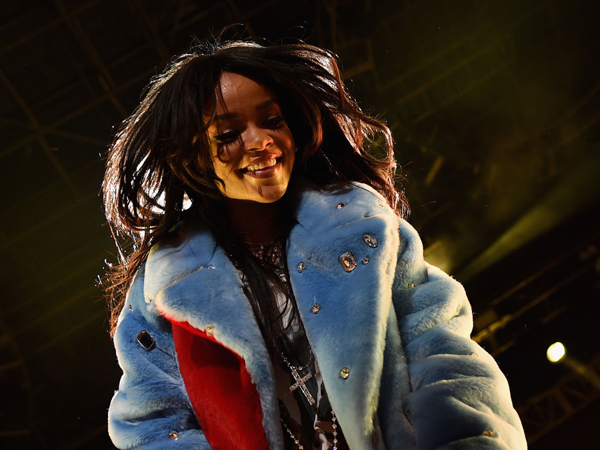 Rekaman Album Baru, Rihanna Ajak Seorang Remaja Jadi 'Produser'-nya!