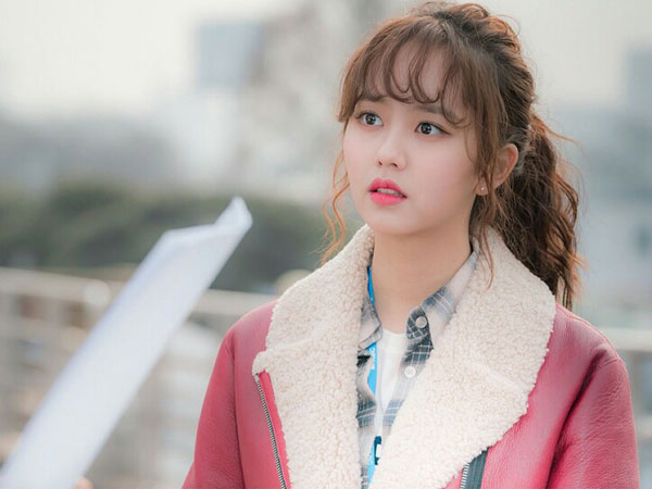 Penampilan Baru Kim So Hyun di Drama Pertamanya Usai Injak Usia Dewasa