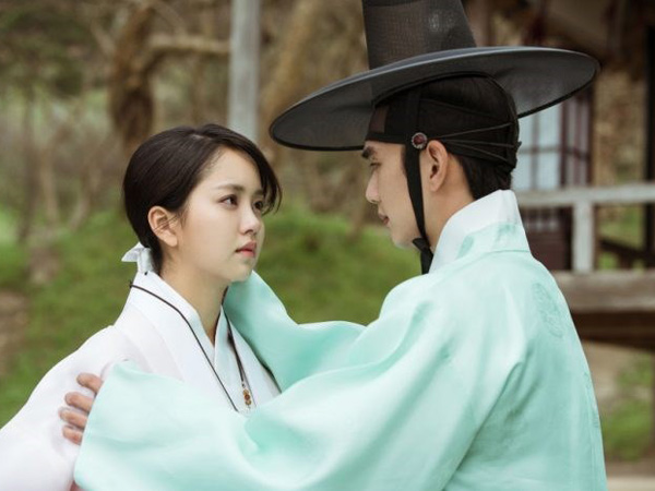 Giliran Kim So Hyun Cerita Soal Adegan Ciuman dengan Yoo Seung Ho di Drama 'Ruler'