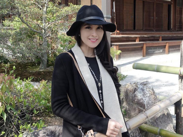 Bolak-balik Ke Jepang, Sandra Dewi Sibuk Urus Pernikahan di Disneyland