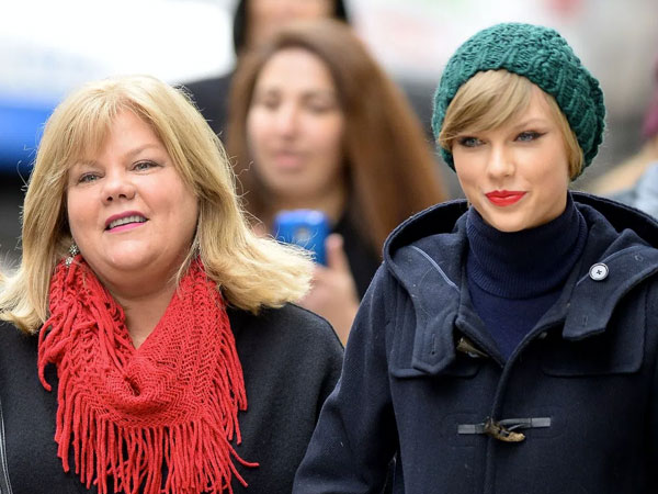 Ibunda Menangis di Sidang Kasus Pelecehan Seksual yang Menimpa Taylor Swift