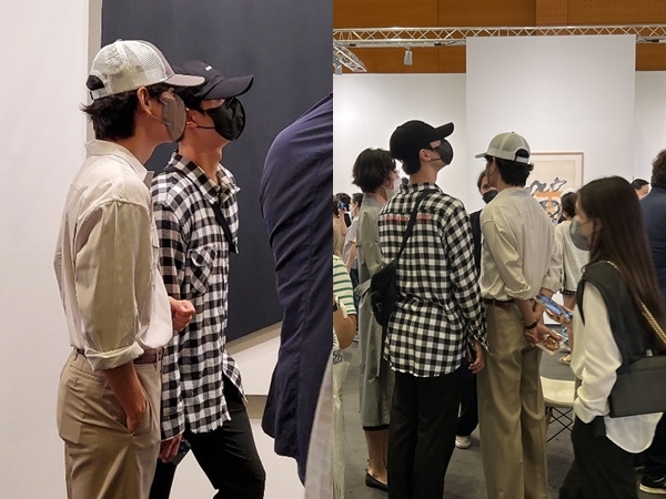 Park Bo Gum dan V BTS Mengunjungi Pameran Seni Bersama