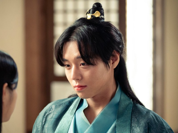 Park Ji Hoon Mainkan Peran Ganda di Drama 'Love Song for Illusion'