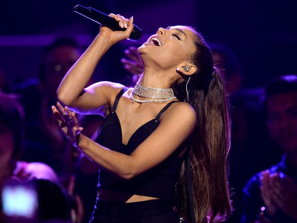 Ariana Grande Gelar Konser Amal di Manchester Pasca Teror Bom Bunuh Diri