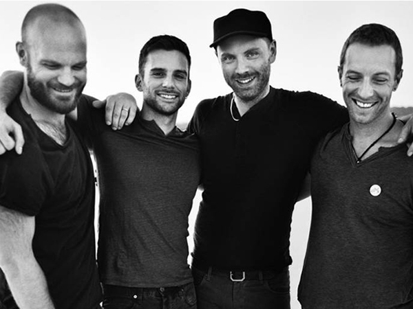 Wah, Seorang Penggemar Temukan Kertas Lirik Rahasia Coldplay!
