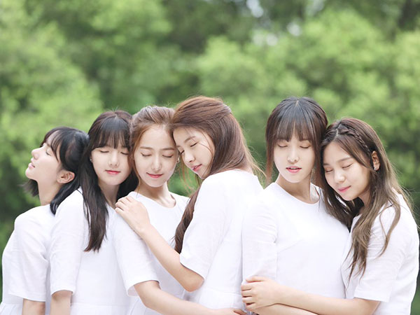 G-Friend Meratapi Kisah Asmara di Bawah Rintik Hujan di MV 'Summer Rain'