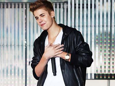 Salut! Bieber Beramal Untuk Korban Badai Sandy