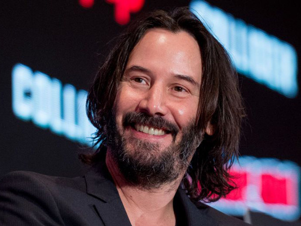 Perdana, Keanu Reeves Pamerkan Kekasih!