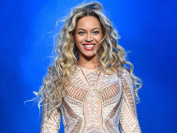 Beyonce Knowles Pukau Penonton dengan Cover Lagu Whitney Houston 'I Will Always Love You'