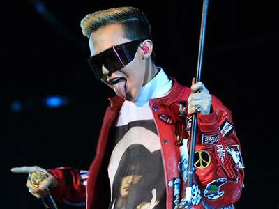 Puji G-Dragon, Billboard AS: "Gaya Musik G-Dragon Mengejutkan!"