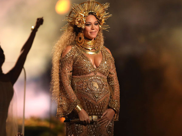 Bak Dewi Kerajaan, Aksi Spektakuler Beyonce Knowles Pukau Penonton Grammy Awards 2017!