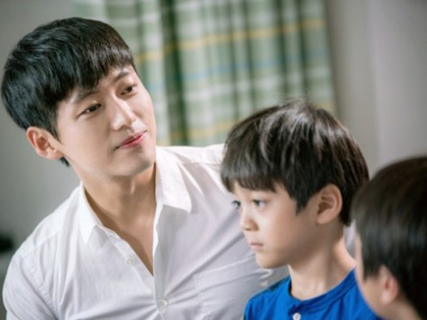 Jadi Ayah Tunggal, Intip Foto Bocoran Adegan Nam Goong Min di Drama 'Doctors'!