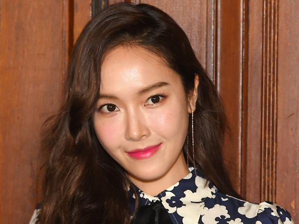 Jessica Jung Singgung Hengkangnya Tiga Member SNSD di Instagram?
