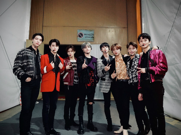 Tampil di ASEAN FANTASIA, Jam Tangan Taeyong Hingga Warna Rambut Doyoung NCT Jadi Sorotan Penggemar