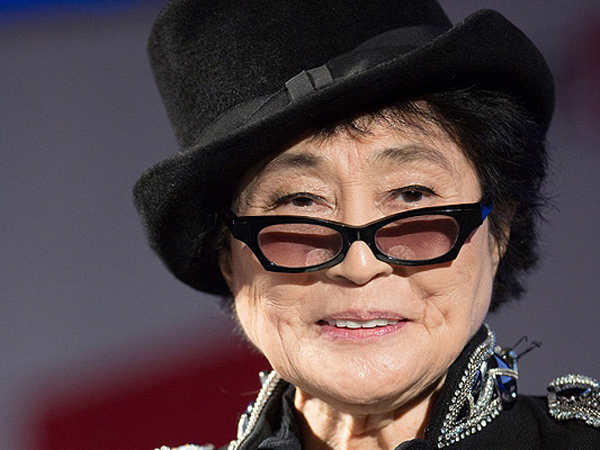 35 Tahun Berlalu, Yoko Ono Masih Takut dengan Pembunuh John Lennon