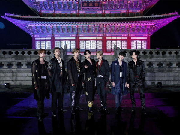 Penampilan Megah BTS di Istana Gyeongbokgung, Rambut Dikuncir Jungkook Bikin Heboh