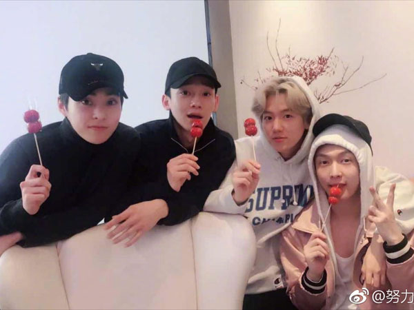 Kumpul Bareng Chen, Baekhyun, dan Xiumin di Beijing, Lay: Lama Gak Ketemu