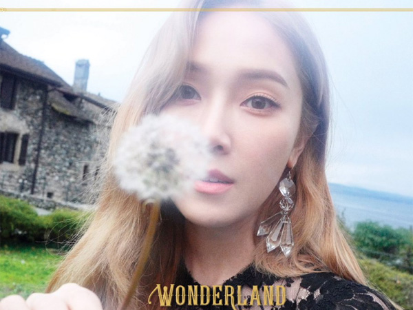 Resmi Comeback, Intip Cantiknya Negeri Impian A la Jessica Jung di MV 'Wonderland'