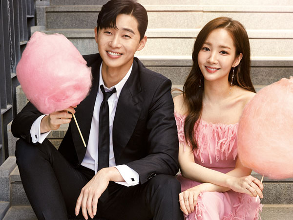 Park Seo Joon dan Park Min Young Jadi 'Sweet Couple' di Poster 'What's Wrong with Secretary Kim?'