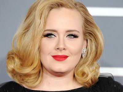 Adele Umumkan Dirinya Tengah Hamil