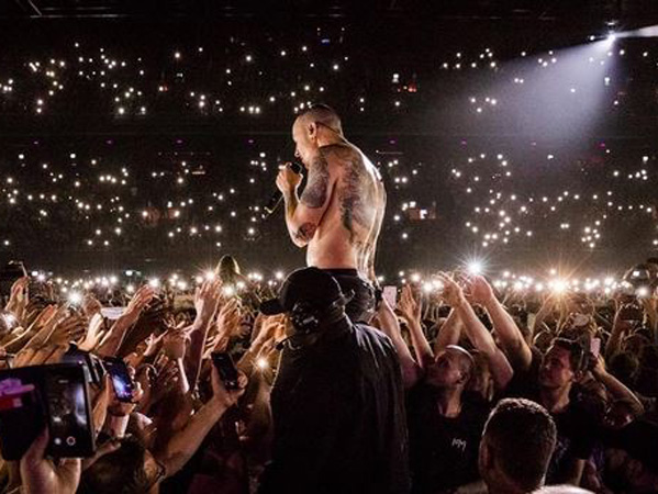 Linkin Park Bagikan Video Menyentuh Untuk Chester Bennington
