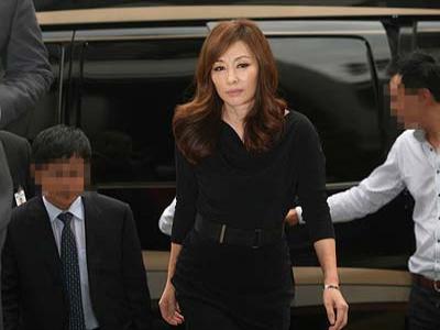 Skandal Lee Mi-sook dengan Pacar Brondongnya Semakin Terbuka