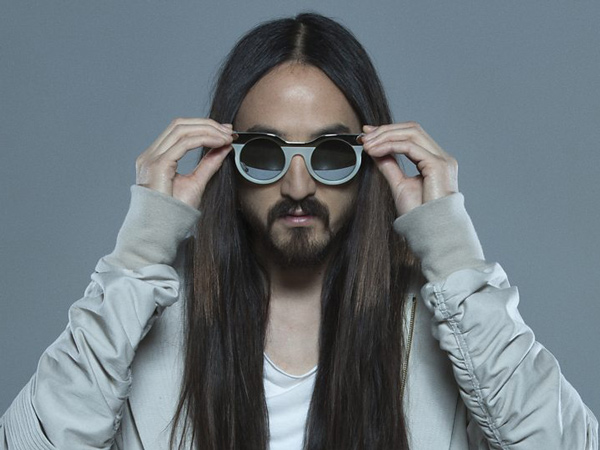 Heboh Steve Aoki Pilih Naik Ojol di Bali, Go-Jek atau Grab?