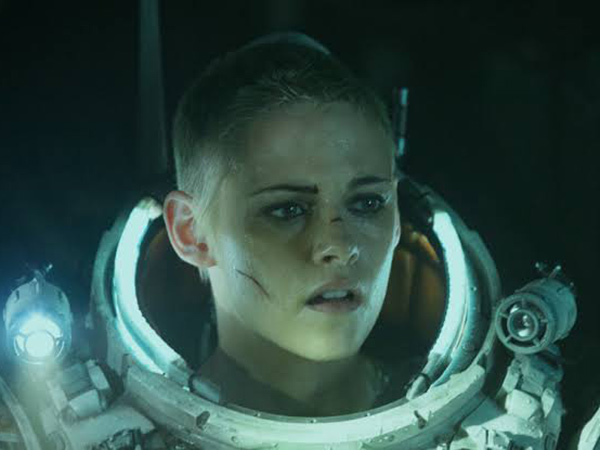 'Underwater', Petualangan Kristen Stewart Menyelamatkan Diri di Dasar Laut