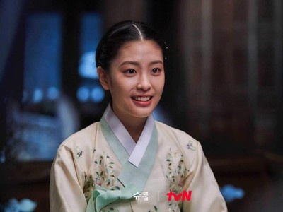 Profil Oh Ye Ju, Istri Pangeran Mahkota Seongnam di Drama Under The Queen's Umbrella
