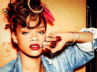 Mabuk Berat, Rihanna Diusir dari Festival Musik!