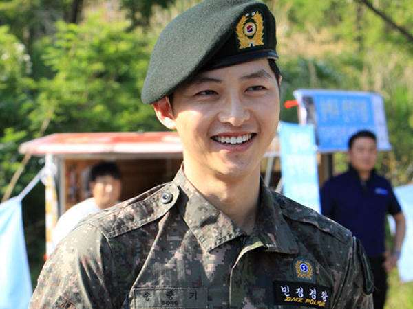 Welcome Back! Song Joong Ki Akhirnya Selesaikan Wajib Militernya