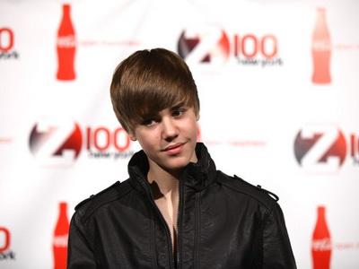 Tanda Terima Kasih, Justin Bieber Belikan Hadiah Untuk Bodyguard
