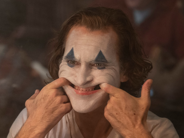Bawa Kembali Tragedi Penembakan 'Batman', Pemutaran Film 'Joker' Dikawal Polisi