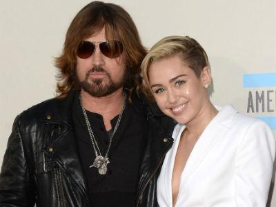 Sebelum Mulai Tur, Miley Cyrus Dapat 'Nasihat' dari Ayahnya!