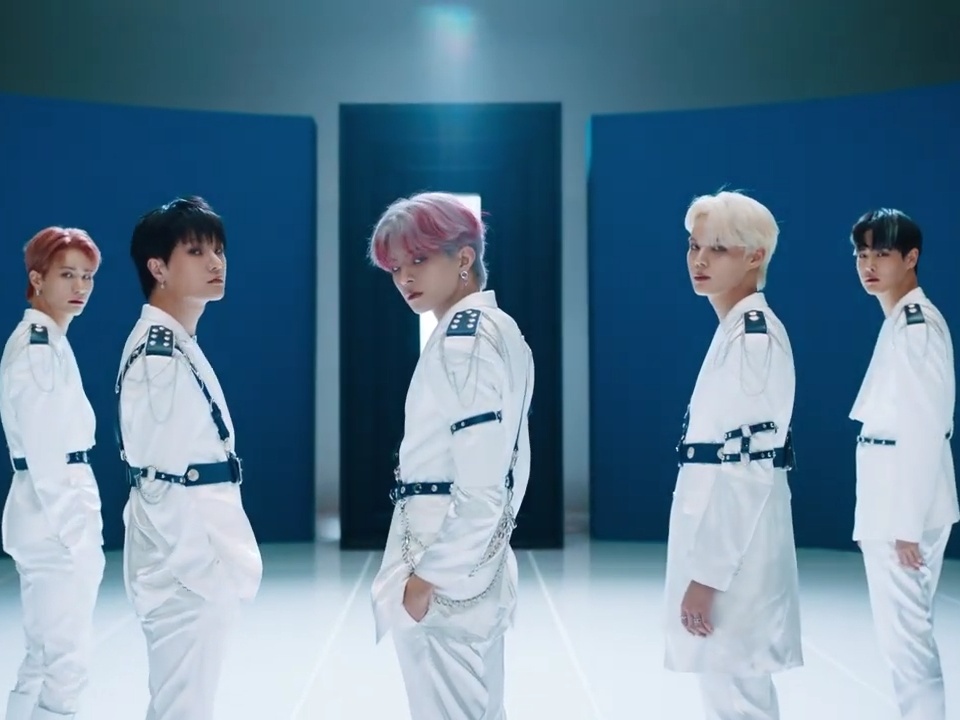 VICTON Comeback Perdana Tanpa Heo Chan di MV 'Virus'