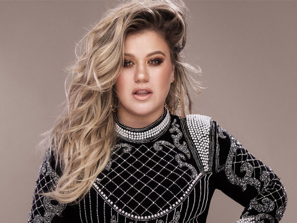 Kelly Clarkson Ungkap Mengapa Lebih Pilih 'The Voice' Dibanding 'American Idol'