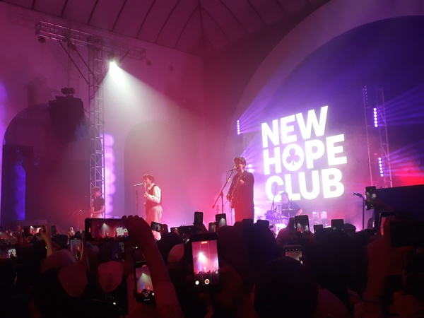 New Hope Club Sukses Gelar Konser di Jakarta