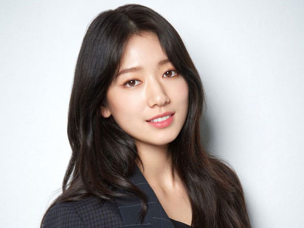Park Shin Hye Bagikan Cerita Kocak Saat Syuting Film ‘#ALIVE’
