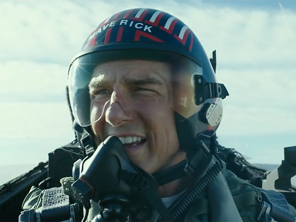 Tom Cruise Dapat Gelar Kehormatan Penerbang Angkatan Laut
