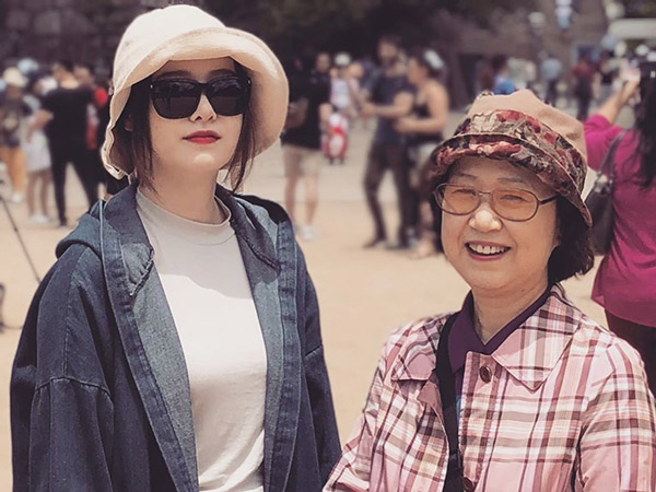 Hapus Postingan Cerai, Foto Goo Hye Sun dan Sang Ibu Banjir Komentar Netizen