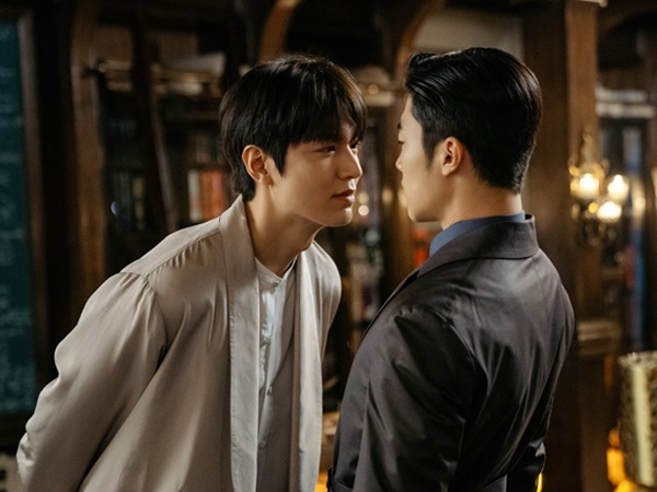 Lee Min Ho dan Woo Do Hwan Unjuk Chemistry Bromance di Drama 'The King: Eternal Monarch'