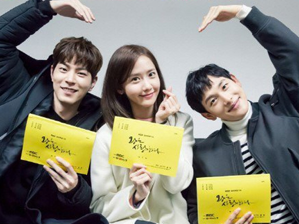 YoonA, Siwan, & Hong Jong Hyun Tunjukkan Keceriaan di Sesi Baca Naskah Drama 'The King Loves'