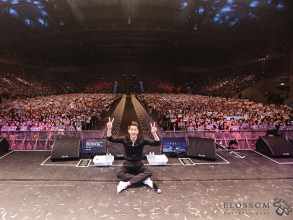 Dihadiri 4000 Orang, Song Joong Ki Buktikan Popularitasnya Di Jumpa Fans Thailand