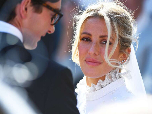 Momen Pernikahan Ellie Goulding dan Caspar Jopling yang Mirip Royal Wedding