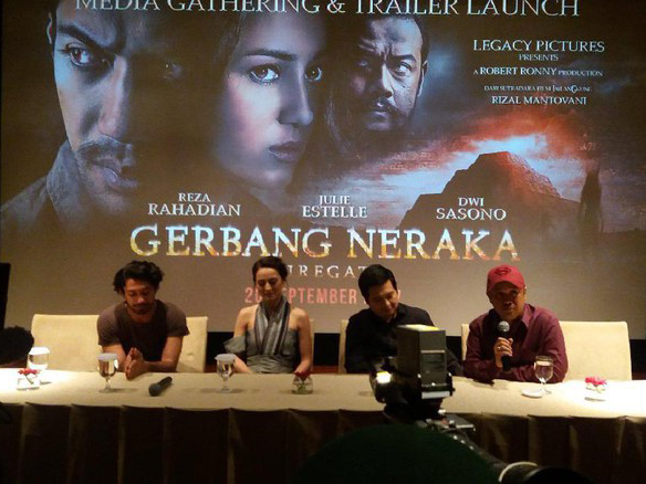 Reza Rahadian, Julie Estelle dan Dwi Sasono Diutus Untuk Tutup Pintu 'Gerbang Neraka'