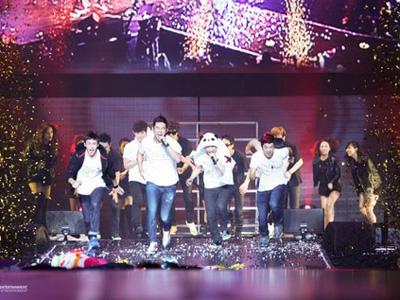 2PM Sukses Buka Rangkaian Tur Global di Shanghai
