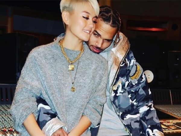 Agnez Mo Ajak Keponakan Habiskan 'Waktu Keluarga' Bersama Chris Brown