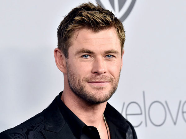 Pensiun Jadi Thor, Chris Hemsworth Akan Perankan Tokoh Fenomenal James Bond?